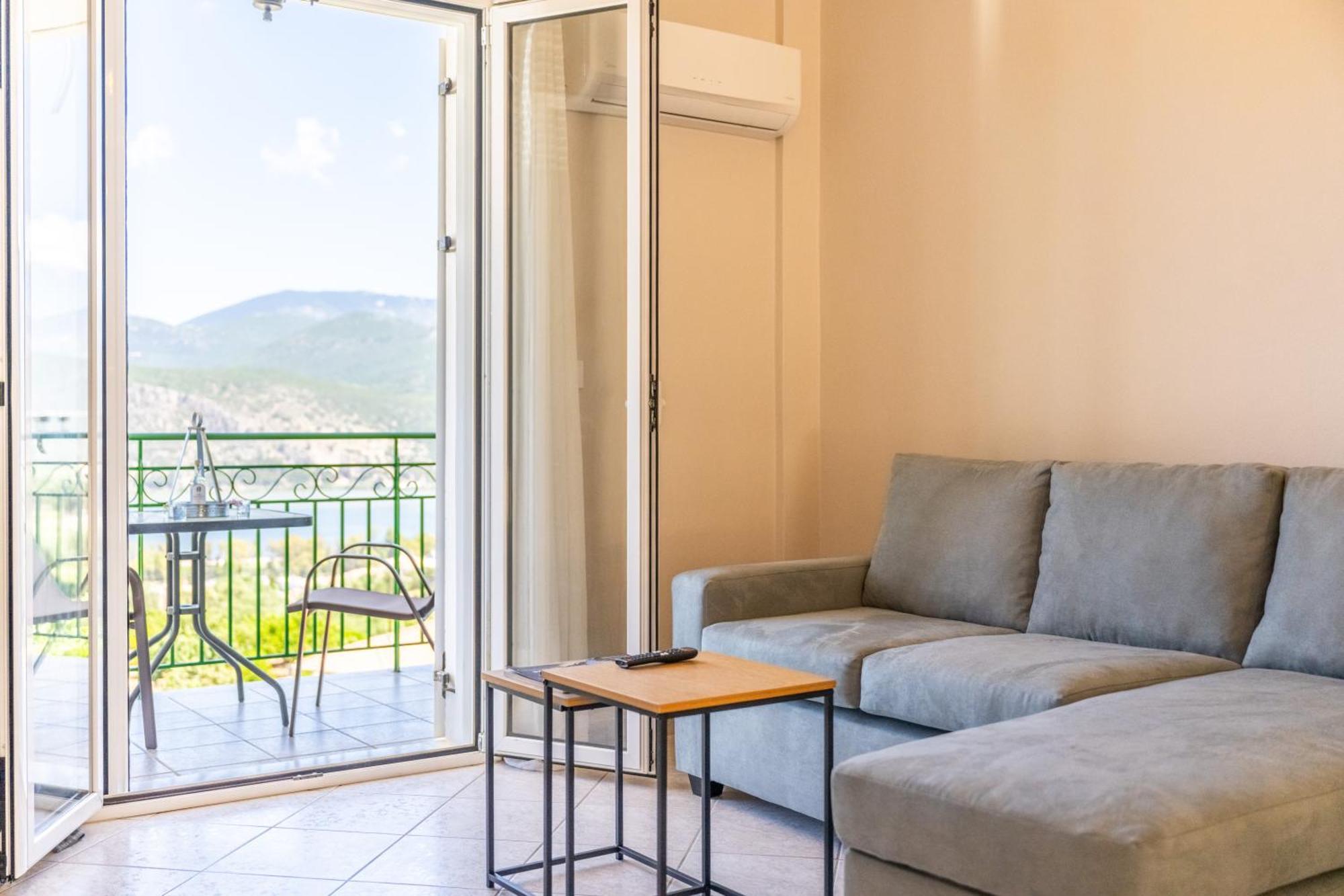 Apaggio Di Argostoli Apartments - Private Parking & Sea View Екстериор снимка